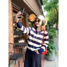 批发小个子chic甜辣妹上衣外套女秋<b class='q'>冬</b>季气质撞色条纹时髦高级针织开衫