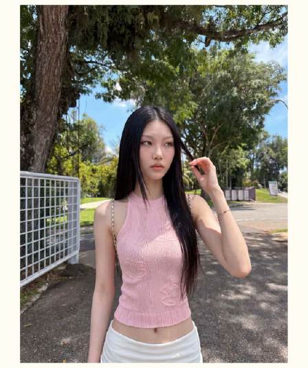 순수한 욕망 바람 핑크색 니트 행침 목 발굴하다 어깨 민소매 조끼 여성 여름 외출용 신축성 허리 수축 슬림해 보이는 쇼트 스타일 맨위