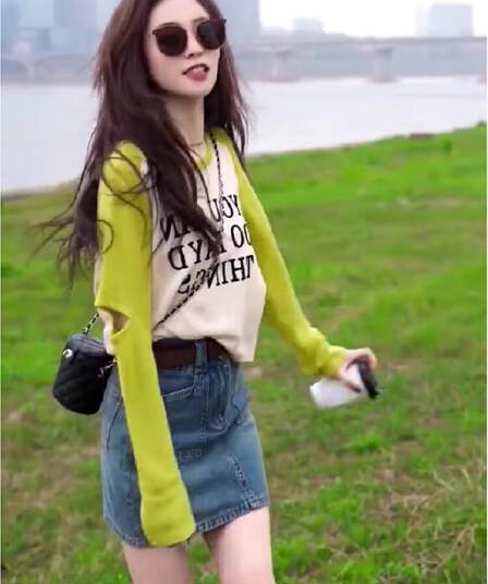 2026 이른 가을 새로운 패치워크 배색 삽입 어깨 긴팔 찢어진 부분 티셔츠 여성 고유 한 슈퍼 잘 생긴 외국 가스 연령 감소 맨위