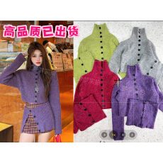 批发十一家针织高领毛衣女保暖加厚+腰封格纹半裙三件套HSC102202