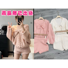 批发小香风毛衣套装女秋冬韩系蝴蝶结V领长袖针织上衣休闲短裤两件套