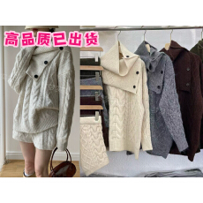 批发2025秋冬设计感高领舒适三件套针织毛衣女围脖+麻花毛衫+短裤