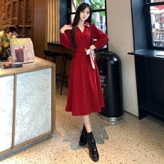 批发高级感轻奢显瘦气质女 新款红色连衣裙