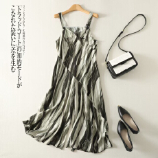 批发宽松休闲慵懒风oversize吊带<b class='q'>连体裤女</b>夏V领橄榄绿条纹背带阔腿<b class='q'>裤</b>