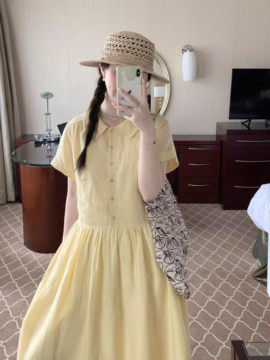 달콤함 크림 황색 폴로 칼라 드레스 출퇴근 착용 가져 가라. 레이스업 레몬 옐로우 디스플레이 화이트 허리 수축 차가운 센스 롱 스커트