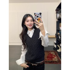 批发学院风灰色麻花v领针织无袖马甲女早秋别致叠穿坎肩背心上衣外搭