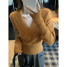 批发秋冬新款经典交叉V领针织毛衣女