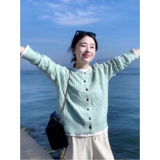 批发韩系漂亮绿色麻花长袖针织<b class='q'>开衫</b>女秋冬宽松短款毛衣外套超好看上衣