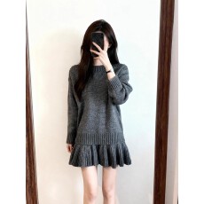 批发2025年冬季巨好看的小个子灰色屁帘连衣裙韩系气质高级感针织<b class='q'>短裙</b>