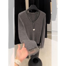 批发网纱拼接灰色V领长袖针织打底衫女秋冬轻奢高级感内搭绝美小上衣