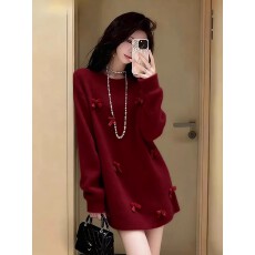 批发慵懒风红色针织连衣裙女2025新款初冬小个子宽松立体蝴蝶结毛衣裙