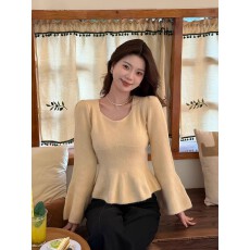 批发法式杏色U领喇叭袖针织打底衫女秋冬收腰显瘦<b class='q'>毛衣</b>内搭<b class='q'>荷叶边</b>上衣