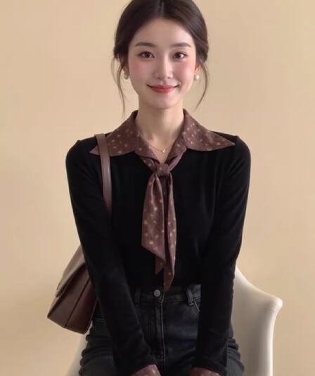 검정색 폴로 칼라 배색 도트 무늬 레이스업 벨벳 맨위 여성 25 겨울 디자인 센스 작은 대중 다용도 슬림해 보이는 품격 작은 셔츠