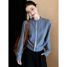 批发清新利落蓝色条纹<b class='q'>衬衫</b>立领拉链短款韩版长袖通勤上衣2026春季女
