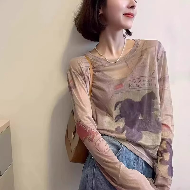 레트로 수묵화 헤일로 염색 긴팔 자외선 차단 티셔츠 여성 여름 얇은 스타일 외부 가져 가라. 블라우스 느긋한 바람 라운드 넥 맨위