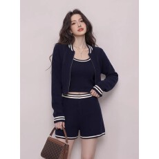 批发2026超火减龄穿搭一整套春季学院风叠穿藏蓝色上衣短裤三件<b class='q'>套装</b>女