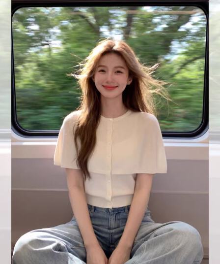 작은 키 프랑스식 화이트 망토 긍정적 인 어깨 반팔 티셔츠 여성 여름 디자인 센스 아름다운 자이언트 잘 생긴 쇼트 스타일 맨위