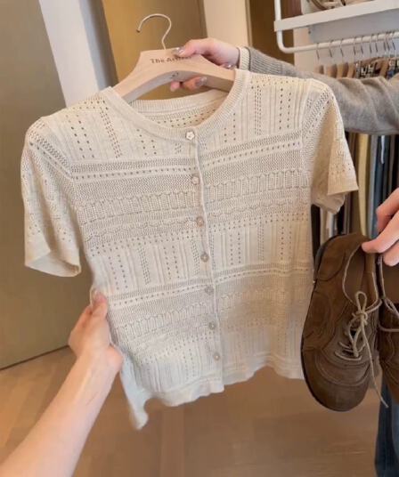 프랑스식 품격 살구 색상 홀로우 아웃 니트 반팔 티셔츠 여성 여름 고급 센스 chic Chic 몸매 가꾸기 쇼트 스타일 맨위
