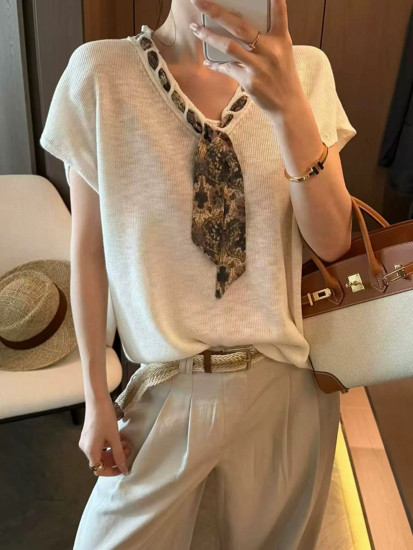 오래된 돈 바람 스카프 V넥 니트 반팔 여성 여름 얇은 스타일 루즈핏 Feifei 소매 품격 슬림해 보이는 맨위