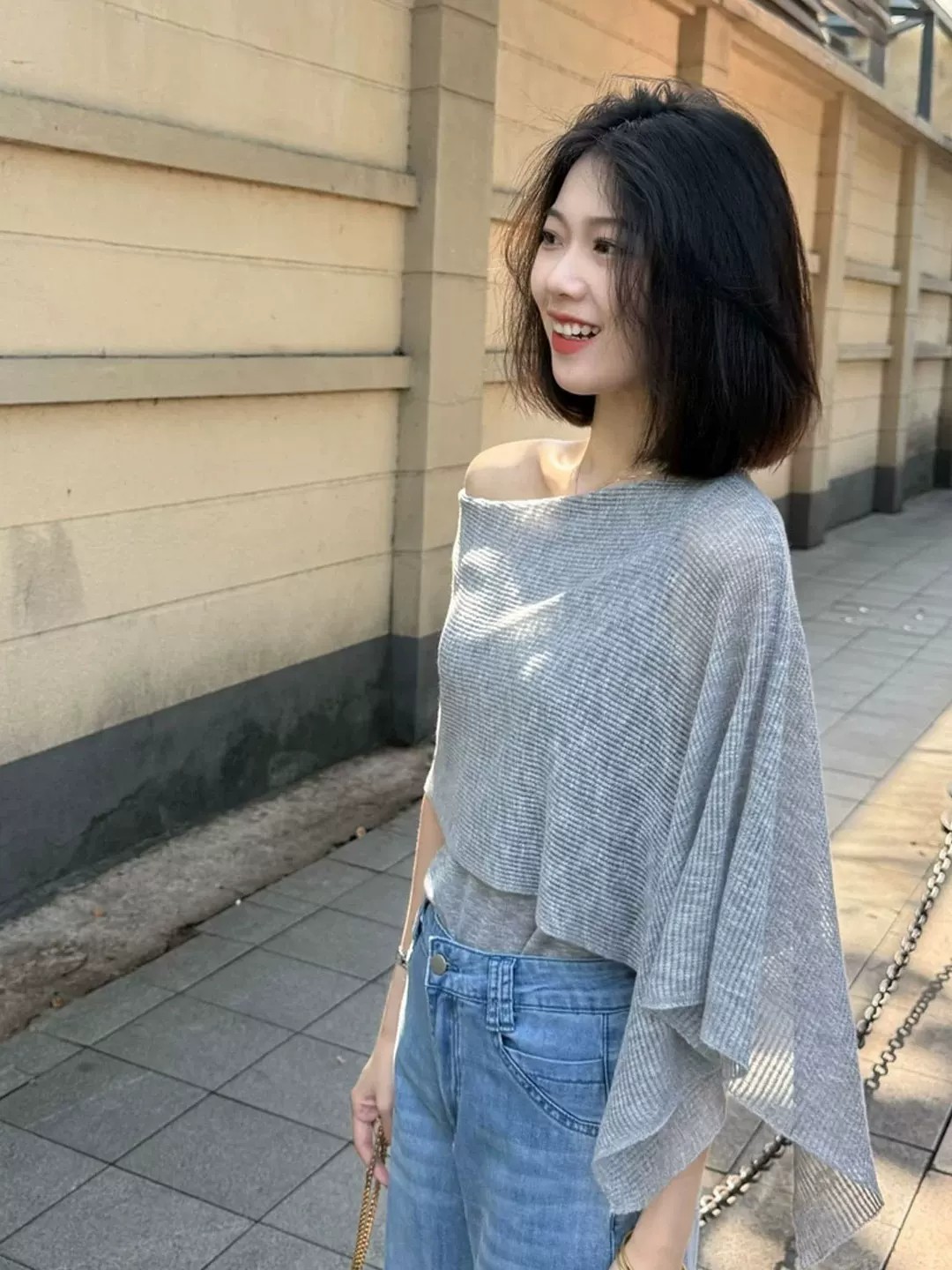 회색 비스듬한 어깨 마이크로 ~을 통해 망토 니트 스웨터 여름 고유 한 아름다운 얇고 가벼운 통기성 페이크 레이어드 자외선 차단 맨위