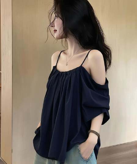 고유 한 아름다운 블루 오프숄더 작은 셔츠 슬립 반팔 티셔츠 여성 의류 여름 새로운 외국 가스 고귀한 루즈핏 맨위