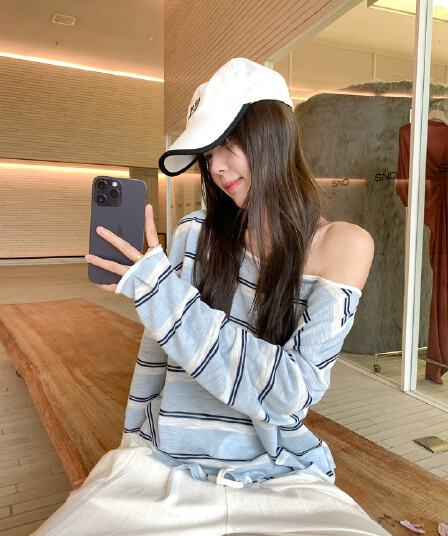 스트라이프 오프숄더 디자인 루즈핏 긴팔 티셔츠