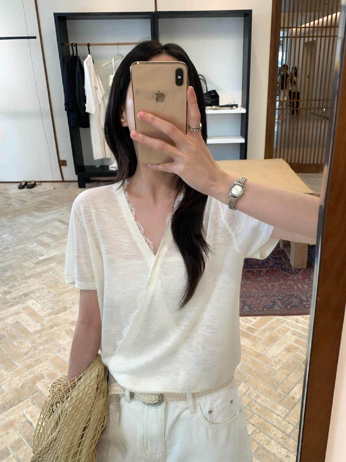 프랑스식 화이트 레이스 십자가 V넥 긍정적 인 어깨 반팔 티셔츠 여성 여름 빛 럭셔리 고급 센스 품격 아름다운 맨위 얇은