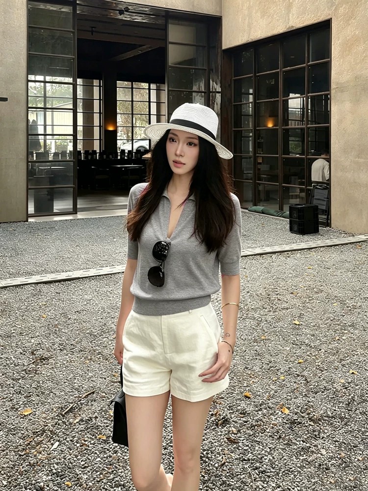 오래된 돈 바람 회색 V넥 니트 스웨터 반팔 티셔츠 여성 여름 고급 센스 긍정적 인 어깨 폴로 칼라 POLO 셔츠 맨위