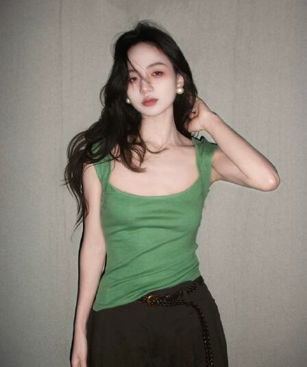 태국 아름다운 녹색 u 칼라 민소매 작은 슬링 조끼 여성 여름 고유 한 아름다운 외출용 인사이드 가져 가라. 핫걸 맨위