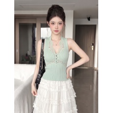 法式蕾丝拼接镂空高级感修身背心吊带女V领无袖显瘦性感内搭上衣