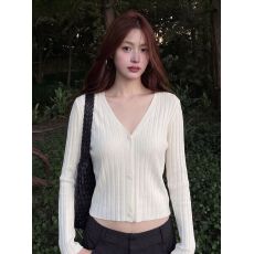 批发V领短款冰丝白色针织上衣女装夏夏<b class='q'>开衫</b>防晒外搭配吊带裙的小外套