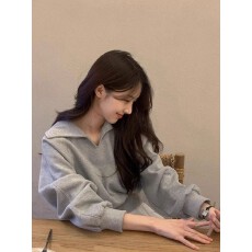 批发美式复古灰色翻领卫衣女秋季高级感宽松显瘦休闲百搭V领短款<b class='q'>上衣</b>