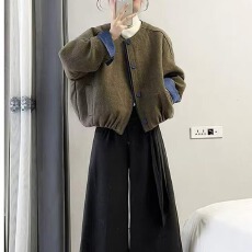 批发洋气百搭圆领单排扣拼接长袖短款<b class='q'>外套</b>女秋季新款休闲百搭外穿上衣