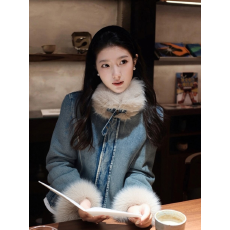 批发时尚洋气时髦巨好看设计感高级感小众不撞款蓝色毛领<b class='q'>牛仔</b><b class='q'>外套女</b>冬