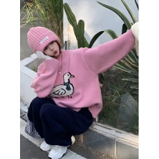 批发韩国东大门冬季款粉色小鸭子毛衣圆领套头针织衫减龄百搭洋气上衣