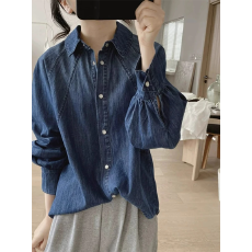 批发浅蓝色polo领插肩长袖牛仔衬衫女春秋欧货新款宽松显瘦复古上衣