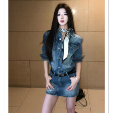 批发港风翻领纽扣洗水牛仔连衣裙女2026春季新款显瘦做旧辣妹包臀短裙