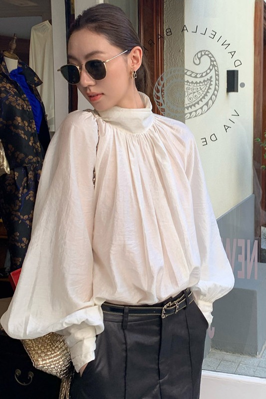 화이트 브라운 프랑스식 스탠드 칼라 궁정 바람 여성 셔츠 봄 새로운 도루 Pleat 디자인 센스 벌룬 소매 긴팔 맨위