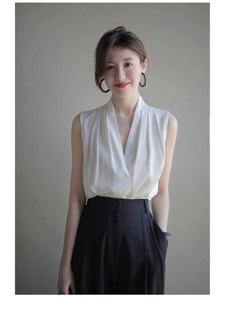 셔츠 여성 디자인 센스 작은 대중 2026 여름 루즈핏 슬림해 보이는 외국 가스 새틴 민소매 맨위 여성 여름 새틴 셔츠