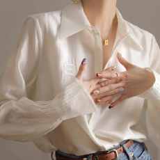 批发白色衬衫女夏季设计感小众温柔系上衣法式天丝别致长袖小衫薄款夏
