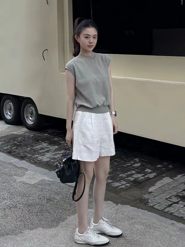 여름 ootd 착용 가져 가라. 한 부서 느긋한 chic 관대 한 점잖은 회색 니트 맨위 반바지 투피스 슈트 여성 여름