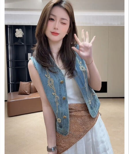세련된 레트로 한 부서 디자인 센스 연령 감소 조끼 2026 봄 여름 새로운 절묘한 민족 스타일 자수 데님 베스트