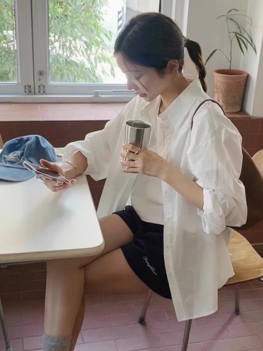 이른 가을 새로운 긴팔 화이트 여성 셔츠 고급 센스 루즈핏 슬림해 보이는 한 부서 착용 가져 가라. 품격 출퇴근 맨위 재킷