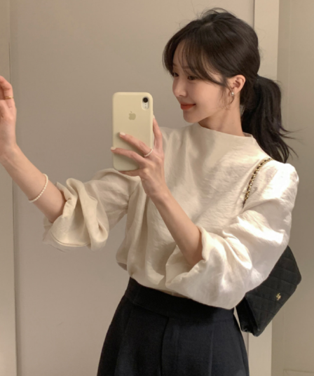 프랑스식 레트로 고급 센스 외국 가스 품격 미니멀리즘 다용도 긴팔 라운드 넥 거품 소매 단색 셔츠 맨위 여성 트렌디