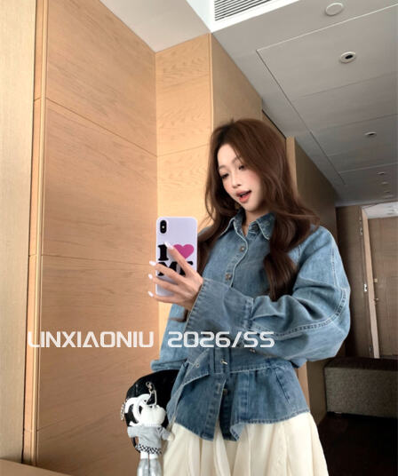 한 부서 품격 하늘색 데님 여성 셔츠 이른 봄 디자인 루즈핏 허리 수축 슬림해 보이는 벨트 맨위