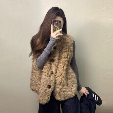 批发韩系羊羔毛马甲女2026秋冬新款外搭独特超好看小个子短款无袖上衣