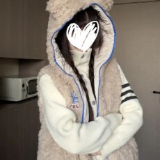 批发羊羔毛小熊耳朵连帽<b class='q'>马甲</b>棉服女冬季小个子叠穿保暖棉衣坎肩外套潮