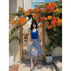 批发克莱因蓝吊带背心女夏外穿<b class='q'>修身</b>工字短款上衣+碎花半裙裙套装