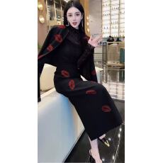 批发秋冬轻奢设计高品质【烈焰红唇】烫钻修身短外套+半身长裙套装女