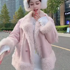 批发网红爆款【暖暖甜心】俏皮<b class='q'>甜美</b>可调节日字扣立领宽松夹克机车皮草